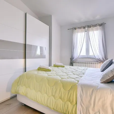 Scenic In With Spacious Garden * Valtura